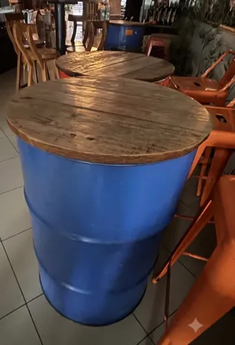 Mesa De Tambor 200l Com Tampo De Madeira Estilo Industrial