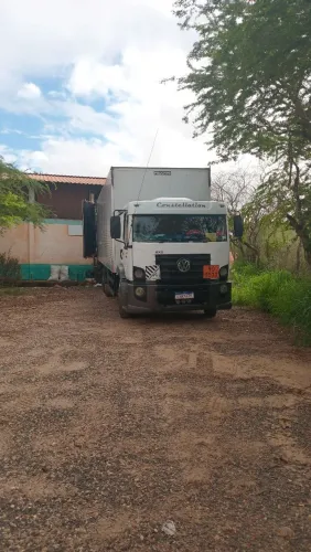 Caminhão avenda 24250