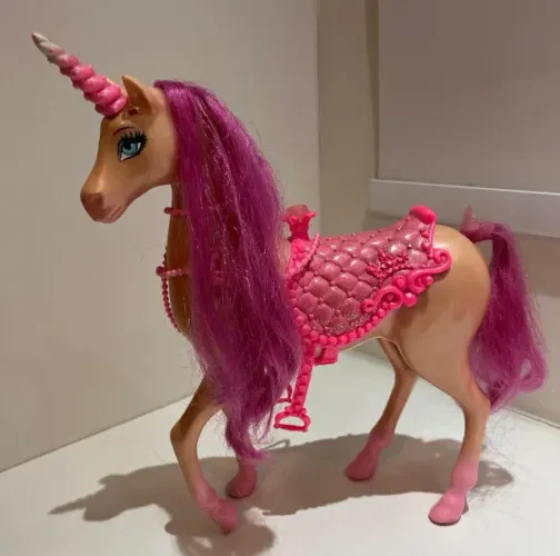 Unicórnio Barbie Princess Mattel - Rosa com Brilho - Original