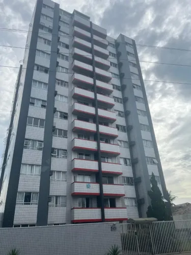 Apartamento amplo com 130 m², 3 quartos e sacada no Vila Lobos, em Paranaguá - PR