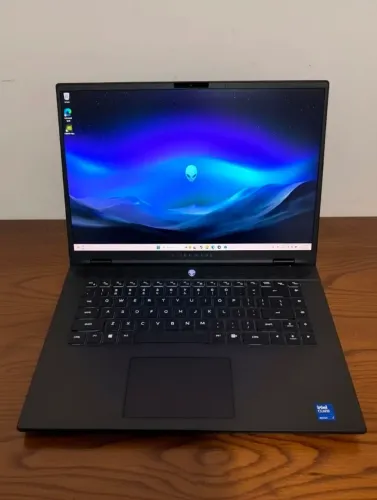 Alienware M16 R2 - Nvida 4070 - Ultra 9 185H