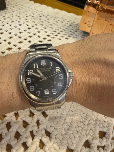 Relógio VitorInox Swiss Army Officer em Aço Inox 