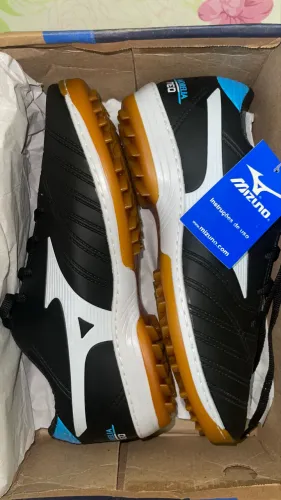 Chuteira society mizuno