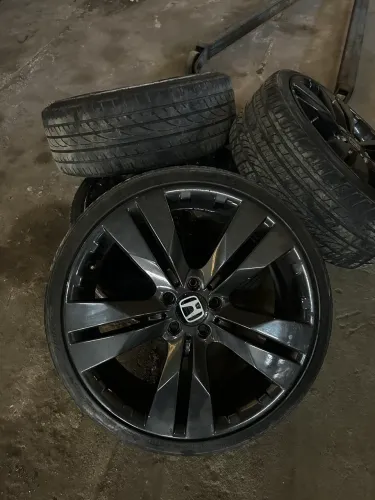 Rodas 20 pneus bons Só venda