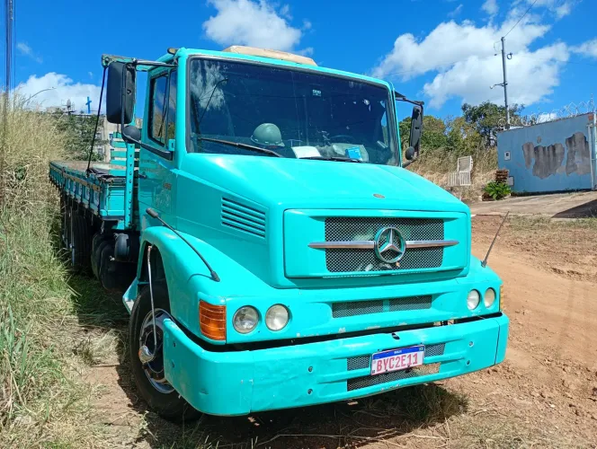 Caminhão truck L1618 Reduzido