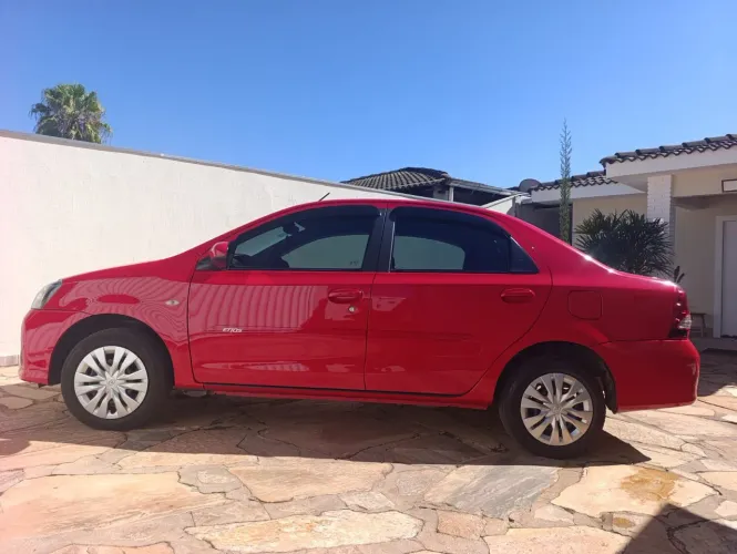 Toyota Etios X Sedan 1.5 Flex 16V 4P Mec. 2021