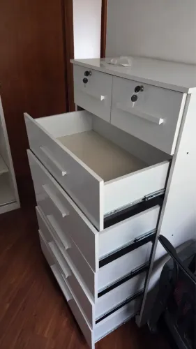Vendo cômoda semi nova em bom estado
