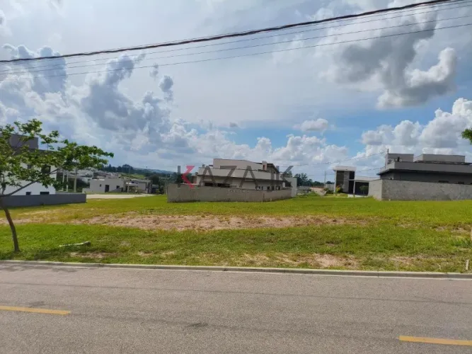 Comprar/vendo: Terreno à venda com 368m², plano, no condomínio de alto padrão Villagio Azz