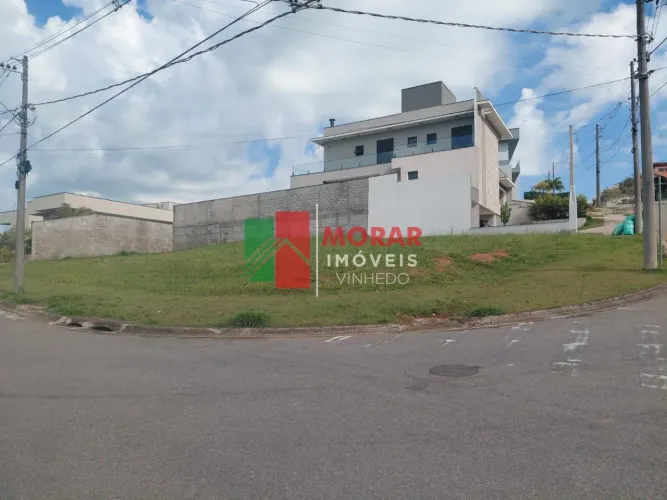 Terreno de Esquina à Venda no Condomínio Santa Isabel 2 em Louveira/SP