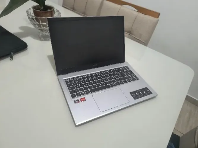 NOTEBOOK 8 GB RAM DDR5, 256 GB SSD e BATERIA EM ÓTIMO ESTADO