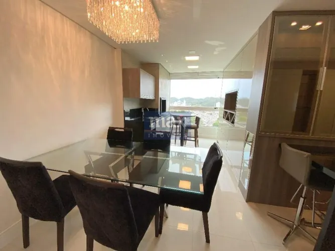 Apartamento com 2 dormitórios, sendo 1 suíte. Bairro: Fazenda, Itajaí.