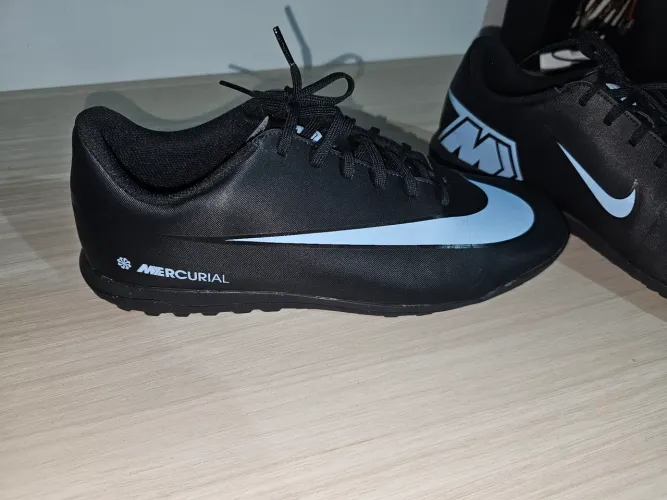Chuteira society nike