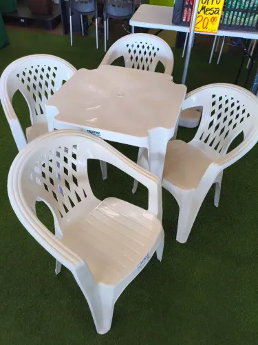 Jogo de Mesa e Cadeiras de Plástico 182Kg - Promoção Conjunto