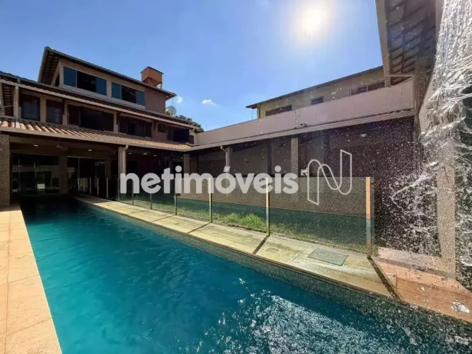 Casa para locação no Trevo | 300m²; | 04 quartos, 02 suítes, até 10 vagas