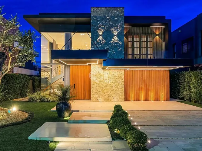 Casa condomínio Malibu Xangri-Lá 05 dormitórios, 05 suítes 02 vagas a beira lago