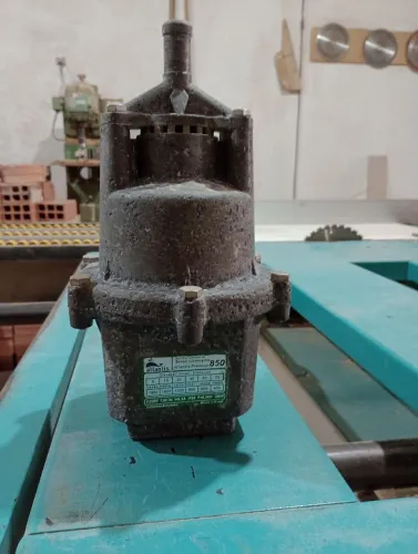 Bomba submersa d água
