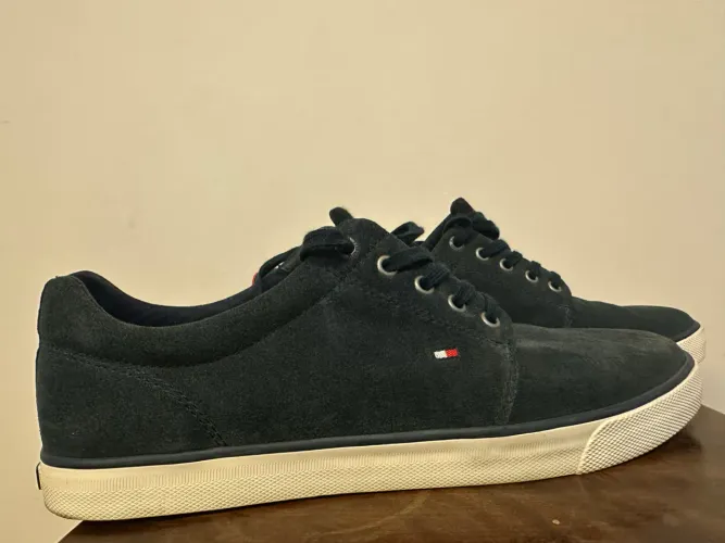 Sapatenis Masculino Tommy Hilfiger (de suede) cor azul marinho [ORIGINAL]