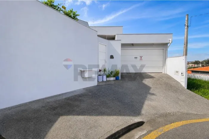 "Jardim Verona: Sua Casa dos Sonhos em Itatiba!"