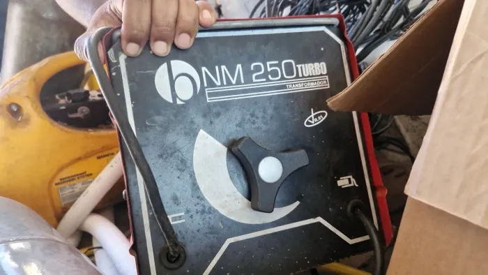 Maquina de solda bambozzi 250 turbo