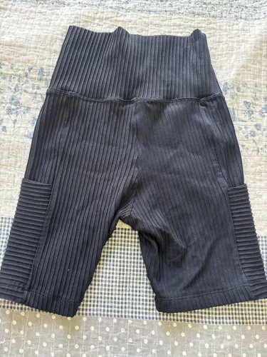 BERMUDA CANELADA M PRETA COM BOLSO