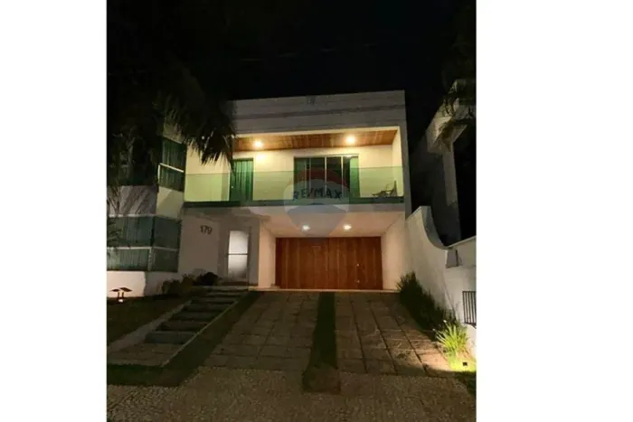 "Casa Luxo em Lavras: Conforto e Sofisticação!"