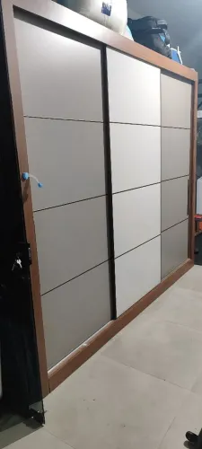 Guarda roupa 3 portas