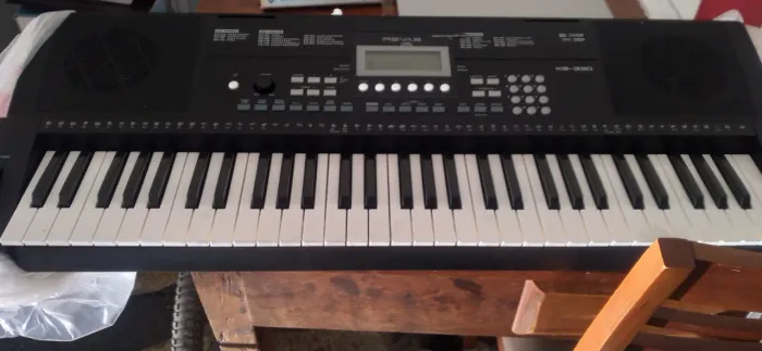 Instrumento Musical- teclado semi novo