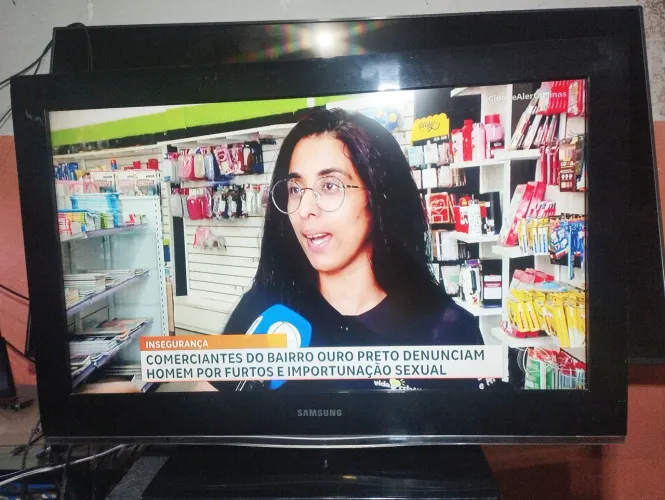 Tv 32" Samsung ( não é Smart ) com garantia