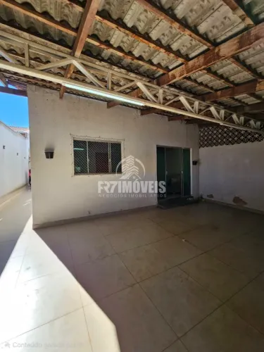 Casa 3 quartos com piscina aquecida no Setor Recreio Panorama em Goiânia