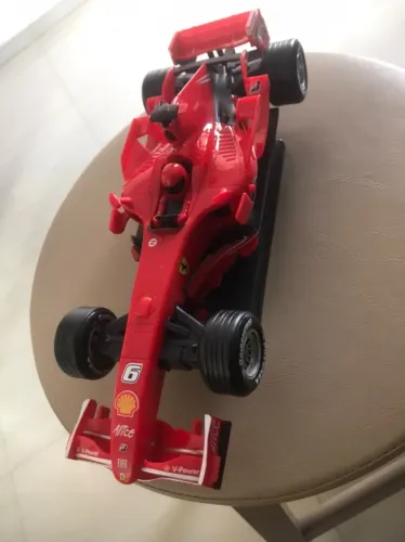 Ferrari Hot Wheels F2007 escala 1\18 - temporada 2007 da Scuderia Ferrari. Kimi Raikkon