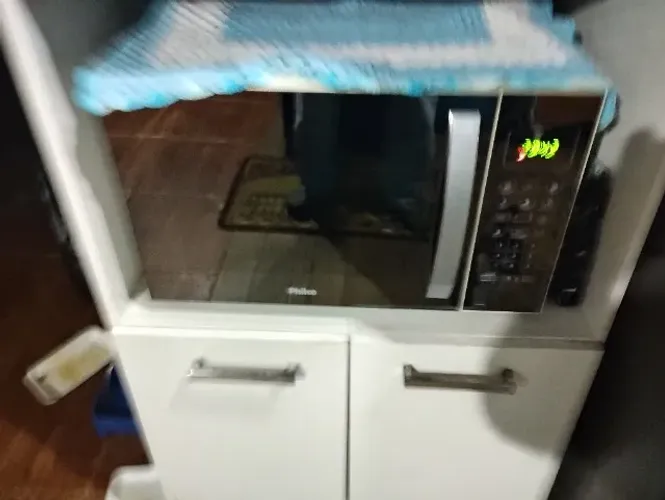 Forno microondas espelhado,200,00 reais 
