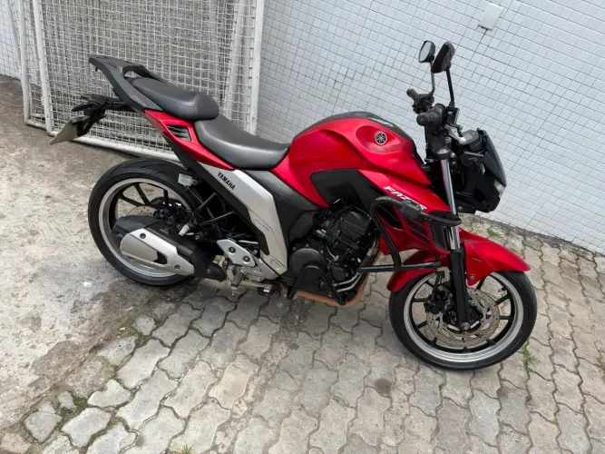 Yamaha Fazer FZ25 2022 Vermelha - 62.000 km
