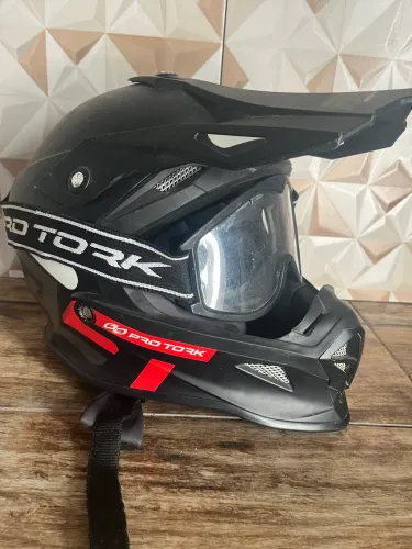 Capacete esportivo
