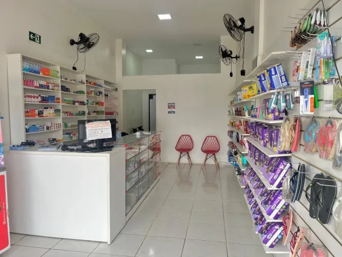 VENDE-SE FARMÁCIA