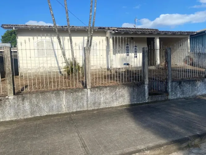 Casa (Alvenaria), com 3 quartos e 1 banheiros à Venda, 135 m² em Içara/SC