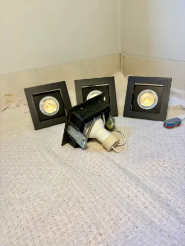 VENDO KIT 4 SPOTS EMBUTIR PRETO