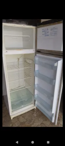 Geladeira Gelo seco Boa