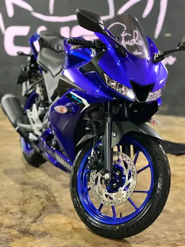R15 1500km Único dono