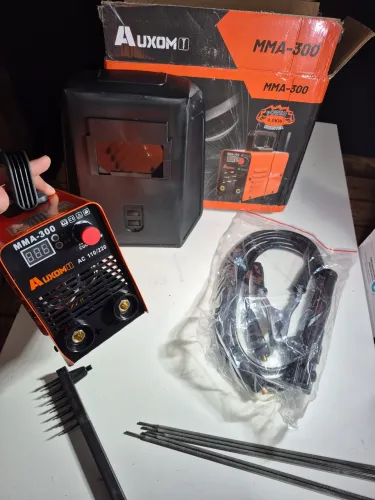 Maquina Inversora de Solda MMA-300 Bivolt 110/220 automaticaAutomática