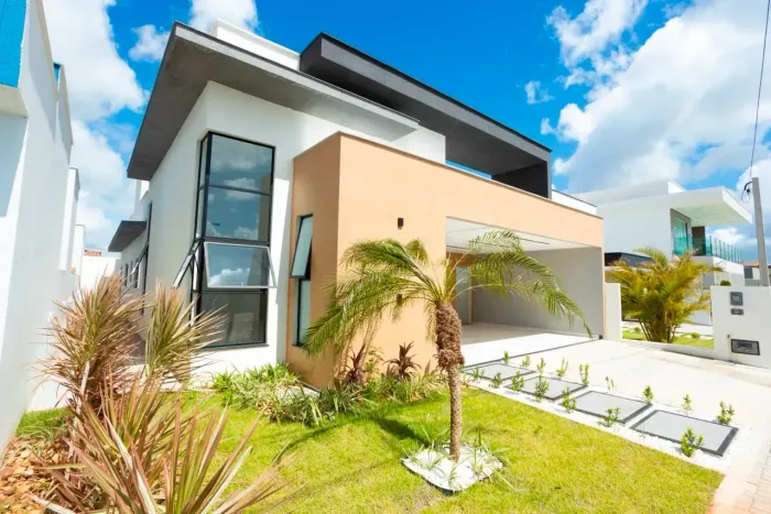Belíssima Casa Alto Padrão 03 Quartos 300m² No Condomínio Central Parque II