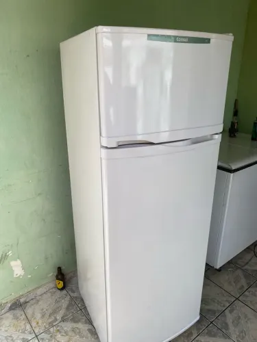 Geladeira duplex gela muito