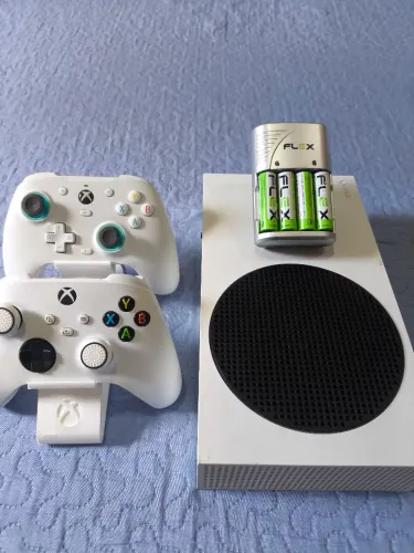 XBOX SÉRIES "S" 512g COM 2 CONTROLES