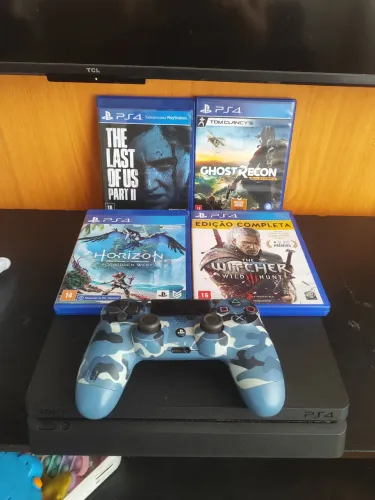 Ps5 slim 500gb com 1 controle e 4 jogos