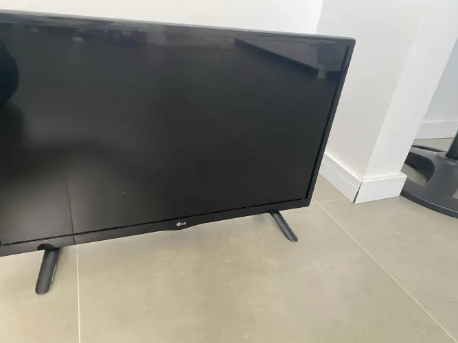 Tv LG 32 polegadas não smart pra ir logo
