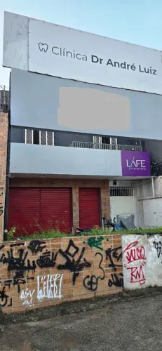 La Paz Imóveis aluga: Loja no Centro de Realengo 200m²