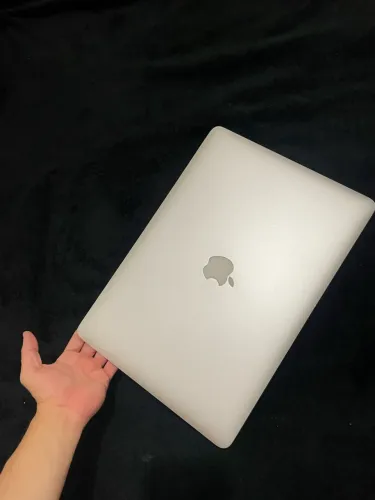 MacBook Pro, 15 Retina, i7 16GB RAM + SSD 512GB