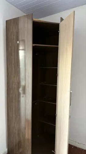 Vendo armário de canto