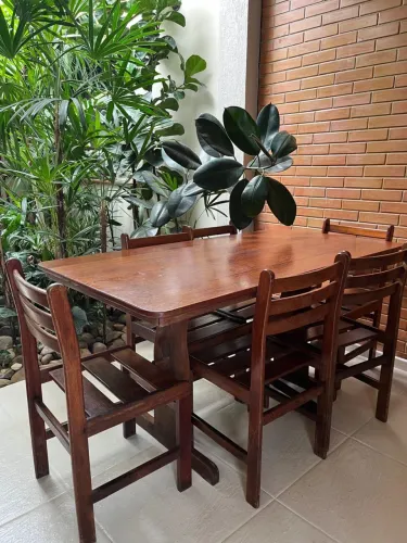 Mesa de churrasqueira com 6 cadeiras