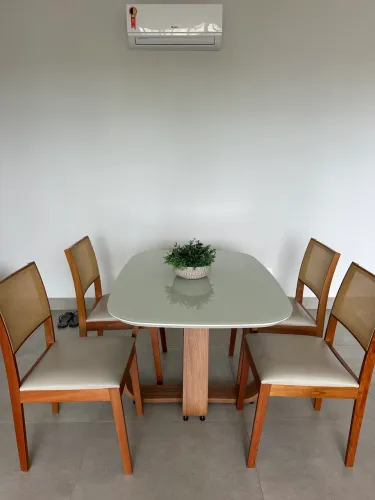 Mesa 4 cadeiras