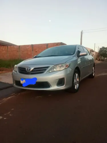Toyota Corolla GLI 1.8 Flex 16V Mec. 2012